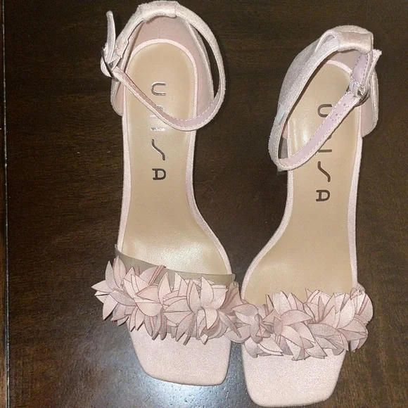 Unisa Block Heel Shoes - Picture 2 of 9